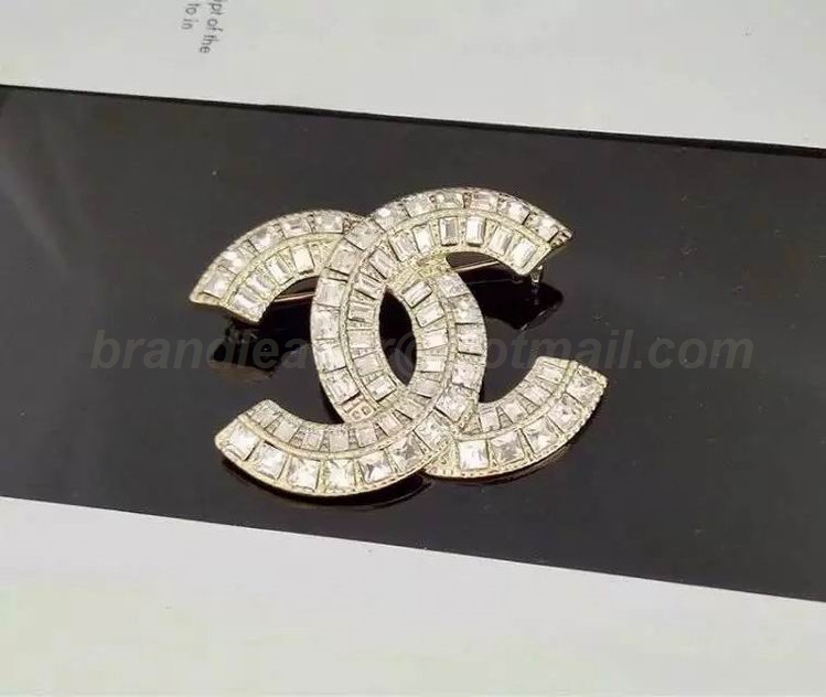 Chanel Brooch 153